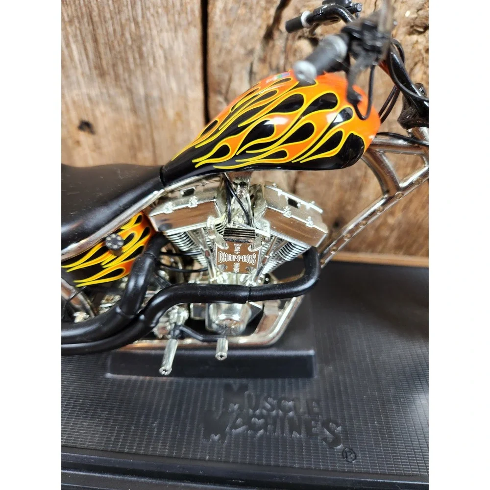 Muscle Machines West Coast Choppers Diecast Motorcycle Black Orange Flames 1:18